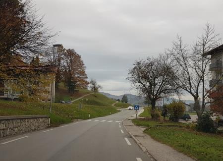 Mirna - bloki ob Glavni cesti, foto Lapego (3)